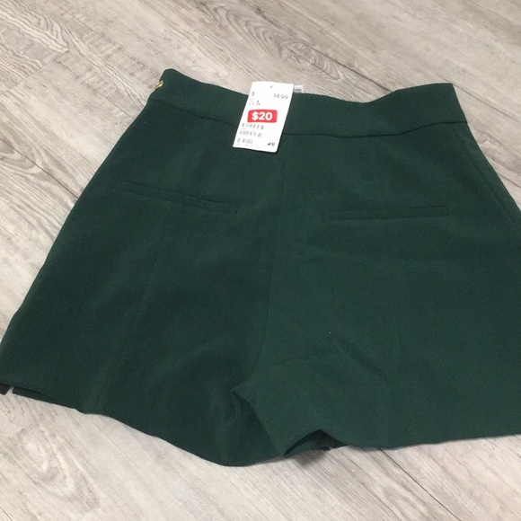 New H&M - Picture 2 of 2